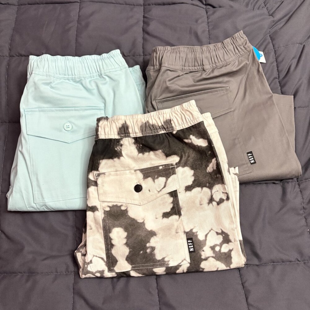 Lot (3)  NWT  Neff Logo Drawstring Everyday Twill Shorts   Size: Large